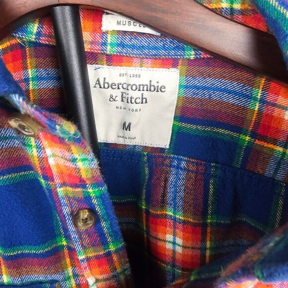 Abercrombie & Fitch Flannel Shirt Mens M Blue Red Plaid Muscle Fit Soft Cotton - Picture 2 of 3